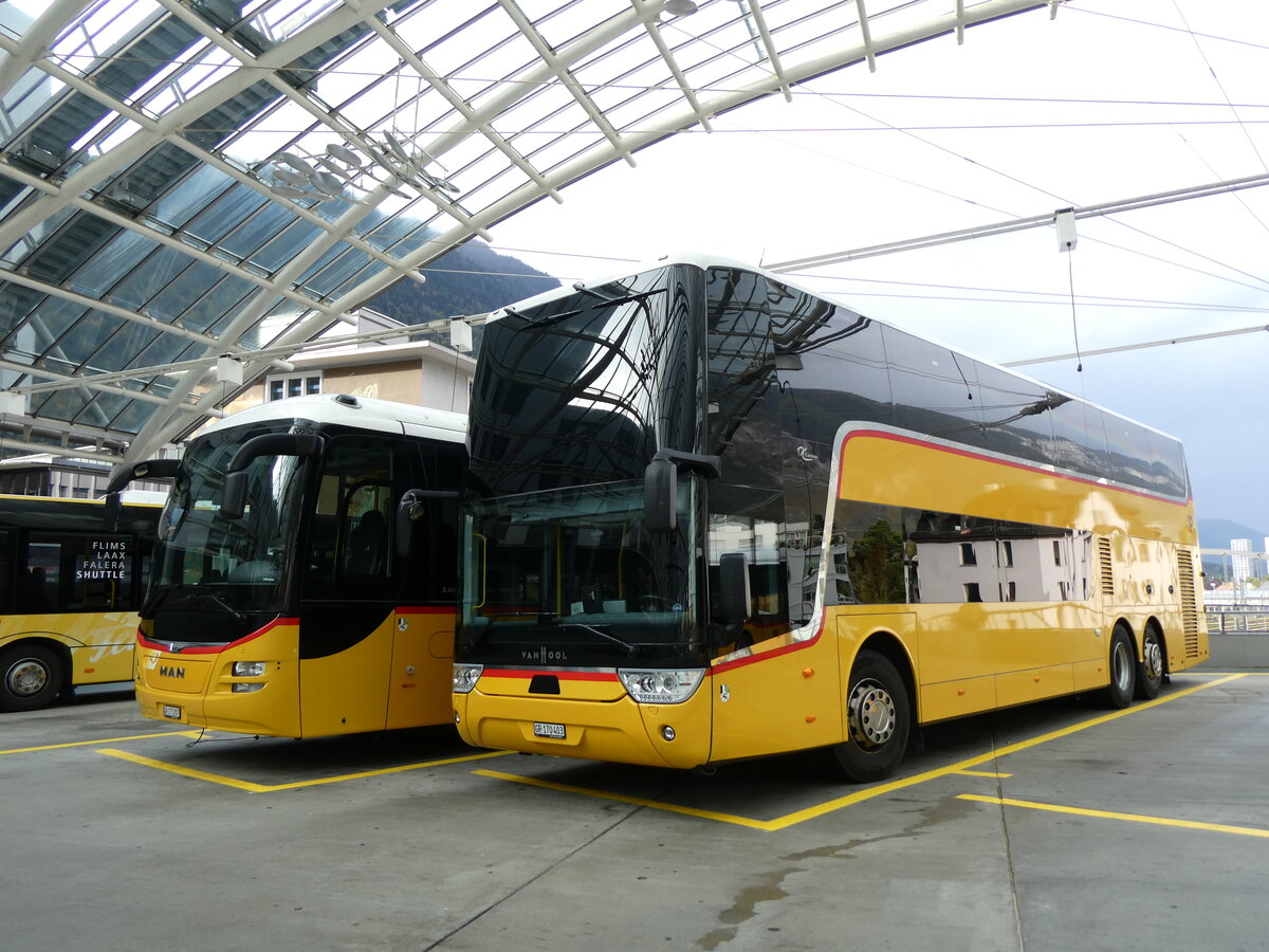 (267'841) - PostAuto Graub�nden - GR 170'403/PID 11'108 - Van Hool am 8. Oktober 2024 in Chur, Postautostation