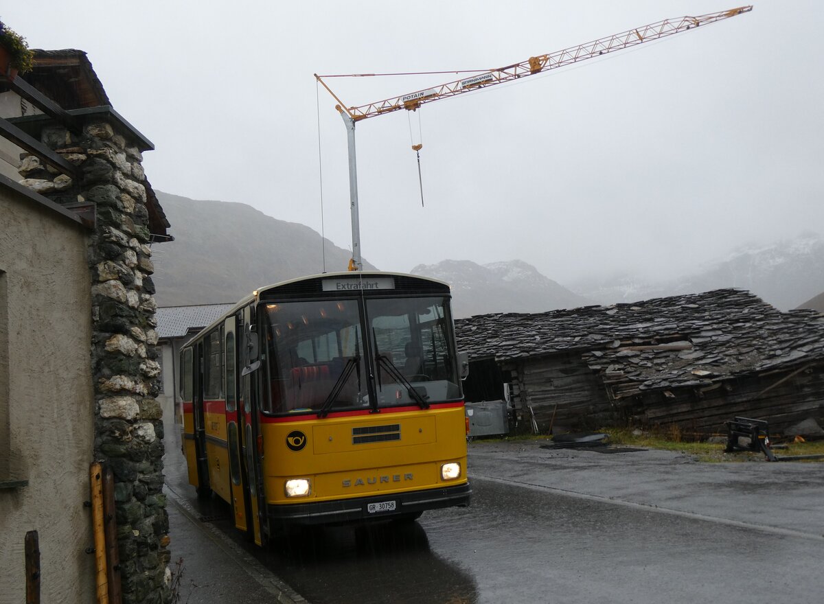 (267'866) - L�tscher, Haldenstein - GR 30'758 - Saurer/R&J (ex Dornbierer, Thal; ex FRAM Drachten/NL Nr. 24; ex PostAuto Graub�nden PID 2870; ex P 24'367) am 8. Oktober 2024 in Juf