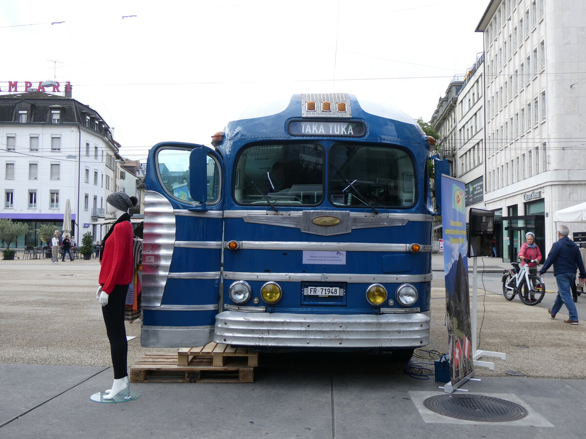 (267'953) - Greyhoundbus, Murten - FR 71'948 - GMC (ex Wooster, Z�rich; ex Northland Greyhound Lines, USA-Minneapolis Nr. N796) am 11. Oktober 2024 in Biel, Zentralplatz 