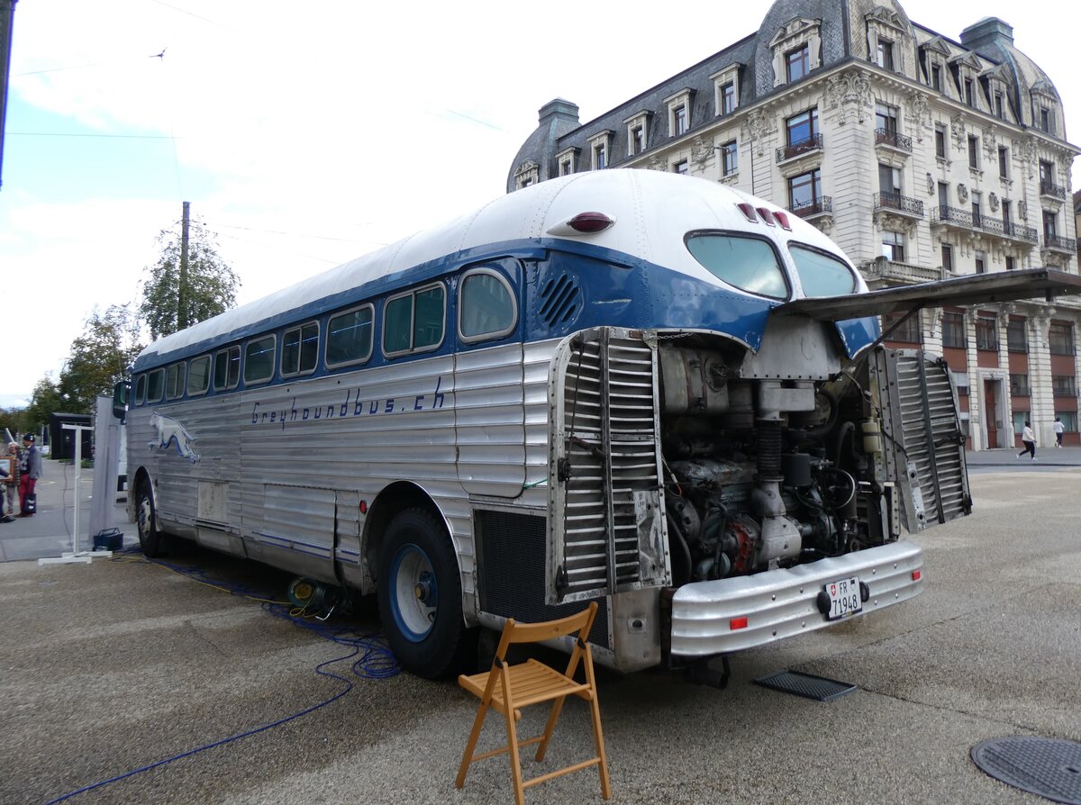 (267'955) - Greyhoundbus, Murten - FR 71'948 - GMC (ex Wooster, Z�rich; ex Northland Greyhound Lines, USA-Minneapolis Nr. N796) am 11. Oktober 2024 in Biel, Zentralplatz