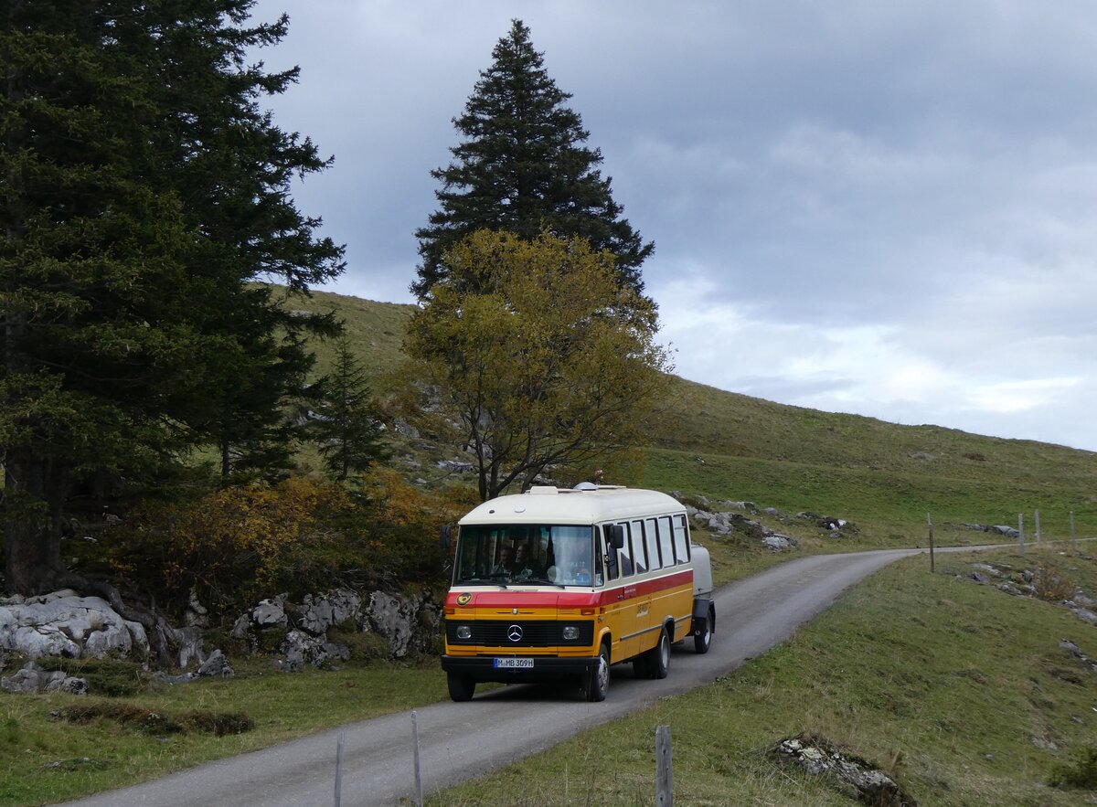 (268'125) - Aus Deutschland: Hahn, M�nchen - Nr. 6/M-MB 309H - Mercedes (ex M�ller, CH-Ennetmoos Nr. 6; ex Portenier, CH-Adelboden Nr. 6/PID 492; ex Geiger, CH-Adelboden Nr. 6) am 12. Oktober 2024 bei der Bundalp