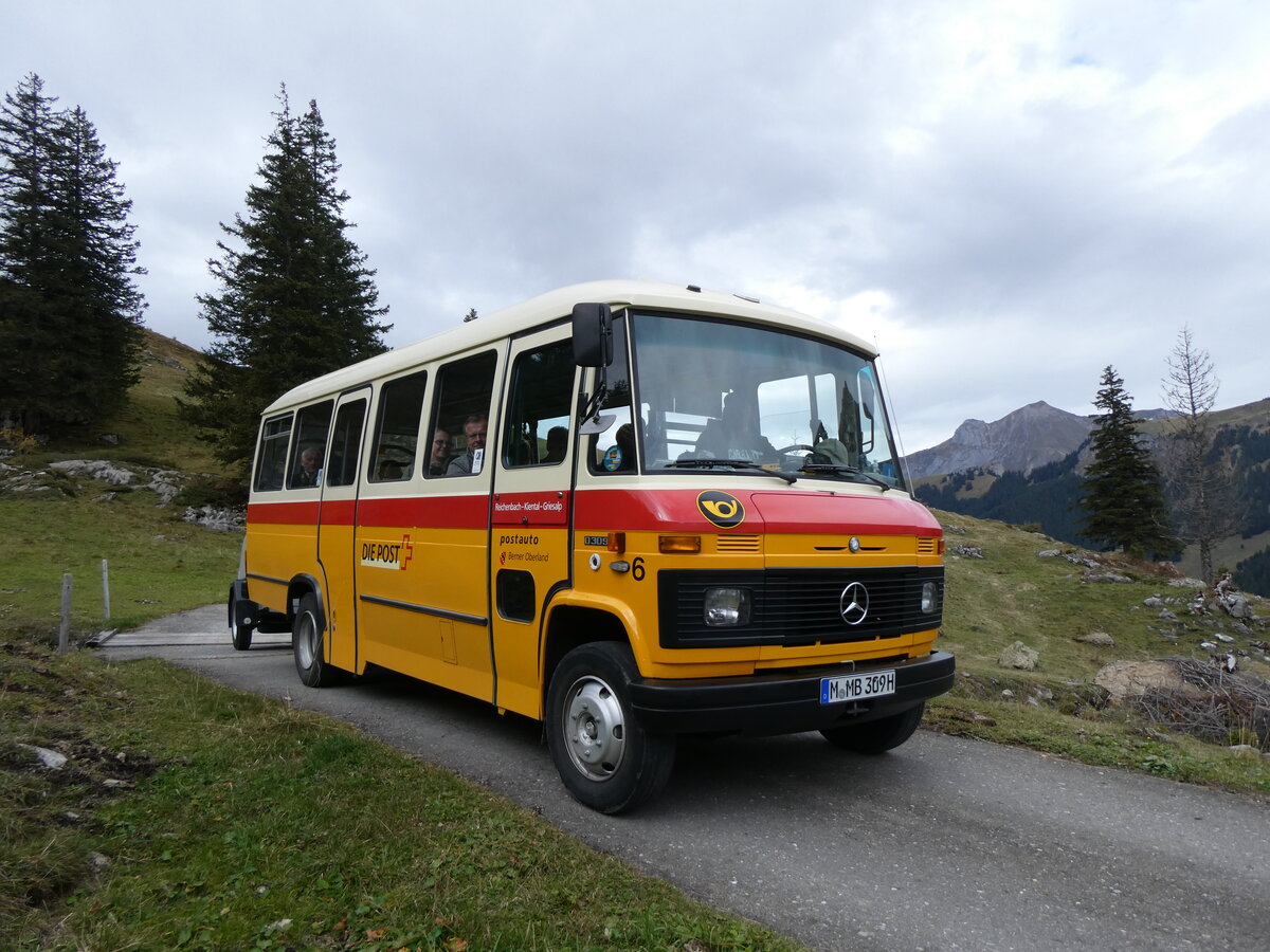 (268'127) - Aus Deutschland: Hahn, M�nchen - Nr. 6/M-MB 309H - Mercedes (ex M�ller, CH-Ennetmoos Nr. 6; ex Portenier, CH-Adelboden Nr. 6/PID 492; ex Geiger, CH-Adelboden Nr. 6) am 12. Oktober 2024 beim der Bundalp