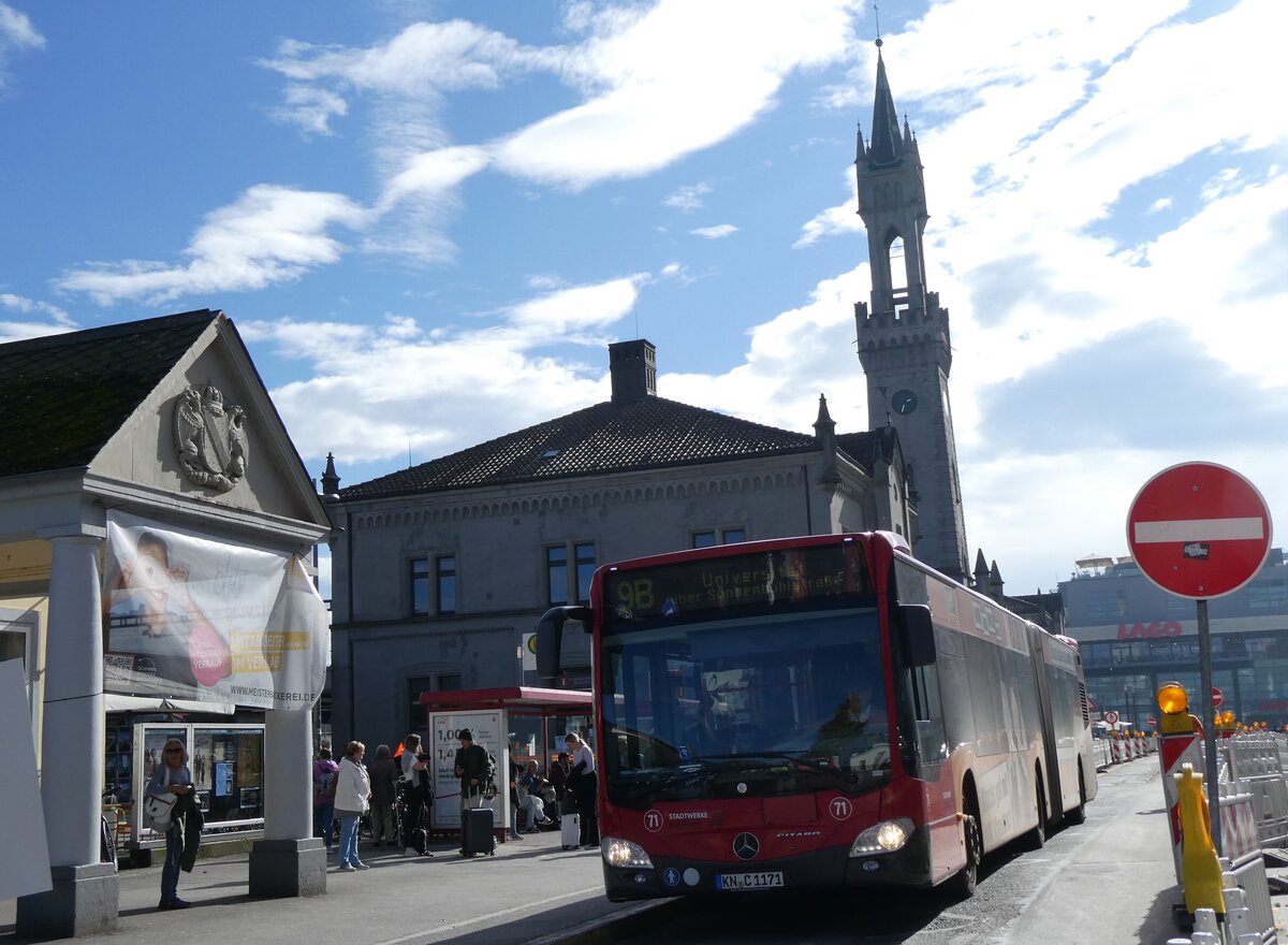 (268'227) - SWK Konstanz - Nr. 71/KN-C 1171 - Mercedes am 17. Oktober 2024 beim Bahnhof Konstanz
