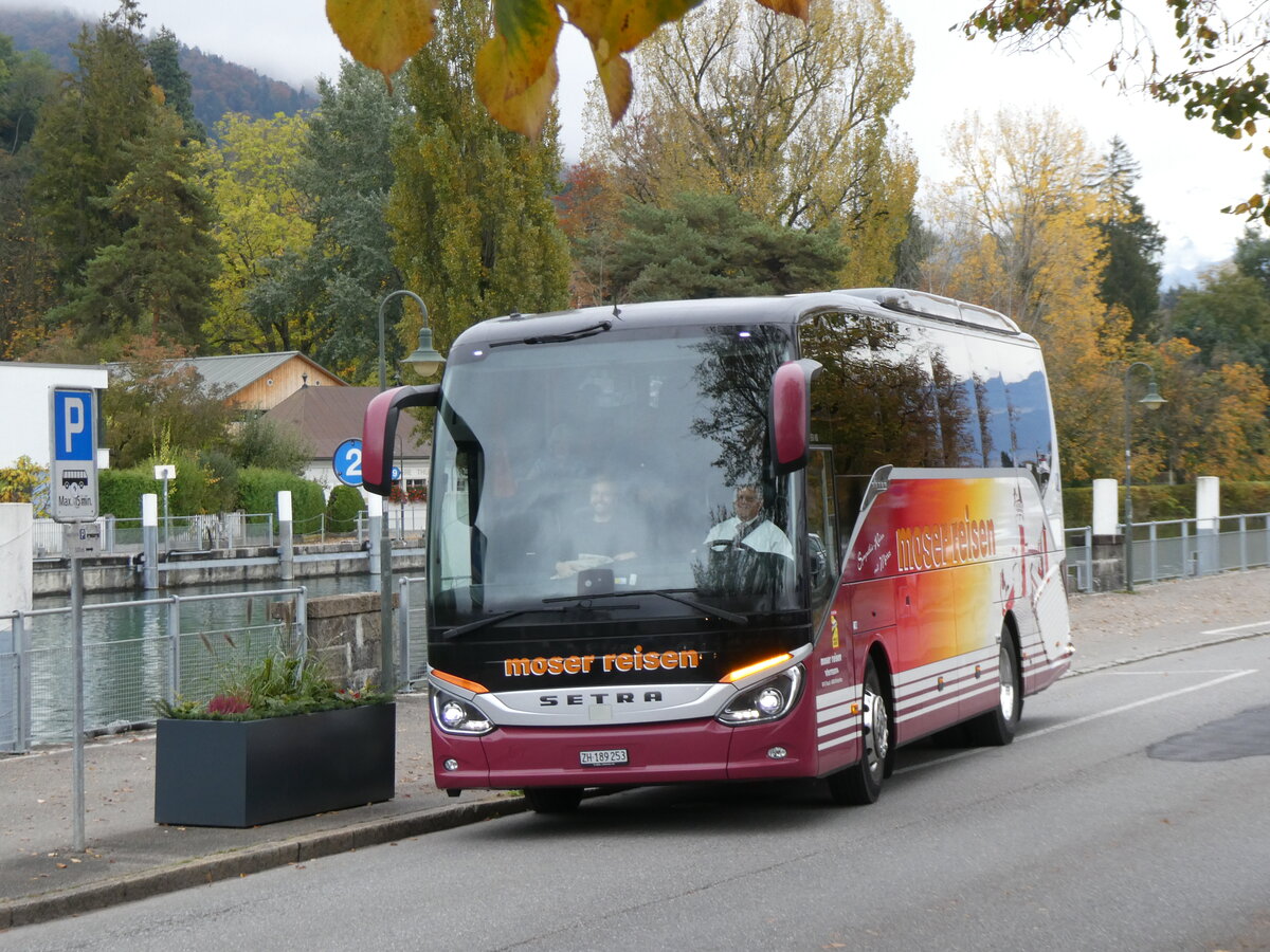 (268'290) - Moser, Flaach - ZH 189'253 - Setra am 19. Oktober 2024 bei der Schiffl�ndte Thun