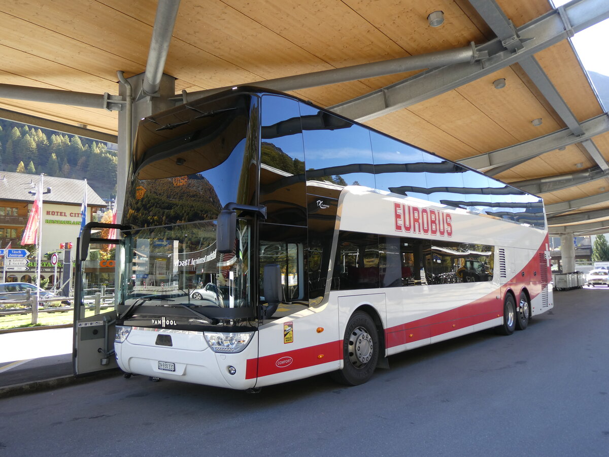 (268'339) - Welti-Furrer, Bassersdorf - Nr. SE01/ZH 930'331 - Van Hool (ex Eurobus swiss-express, Bassersdorf Nr. SE01) am 21. Oktober 2024 beim Bahnhof T�sch