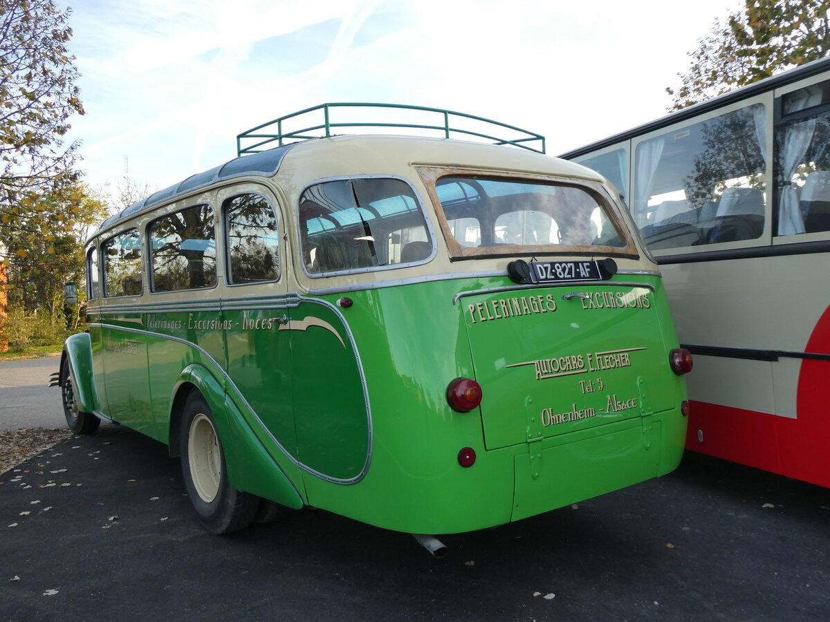 (268'447) - Flecher, Ohnenheim - DZ 827 AF - Saurer/Gangloff Colmar (ex Josy Tourisme, Russ; ex Astra Voyages, Strasbourg; ex Wagner, Cleebourg; ex Astra Voyages, Strasbourg) am 25. Oktober 2024 in Kintzheim, Cigoland