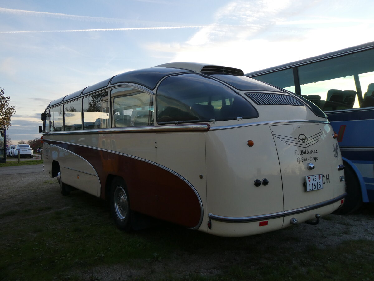 (268'508) - Aus der Schweiz: Ballestraz, Gr�ne - VS 11'615 - Saurer/Saurer (ex Girardet, Yverdon) am 25. Oktober 2024 in Kintzheim, Cigoland