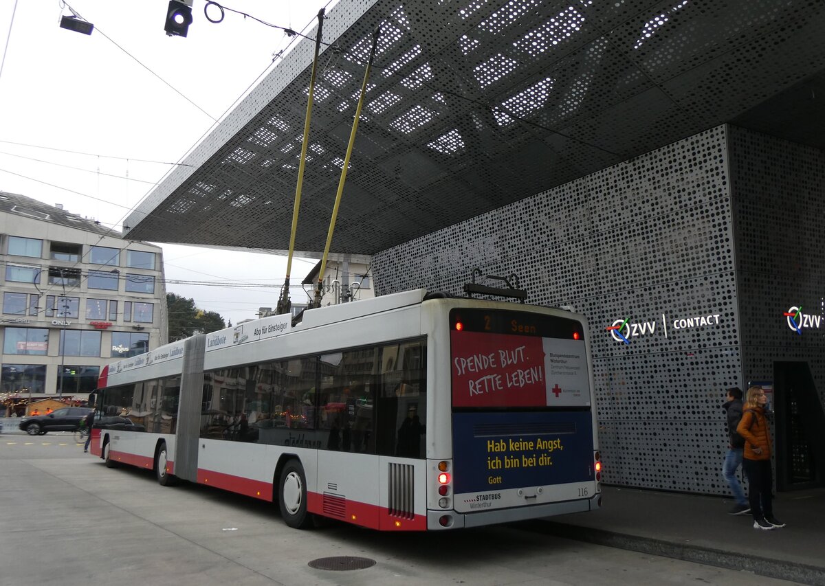 (268'929) - SW Winterthur - Nr. 116 - Hess/Hess Gelenktrolleybus am 2. November 2024 beim Hauptbahnhof Winterthur