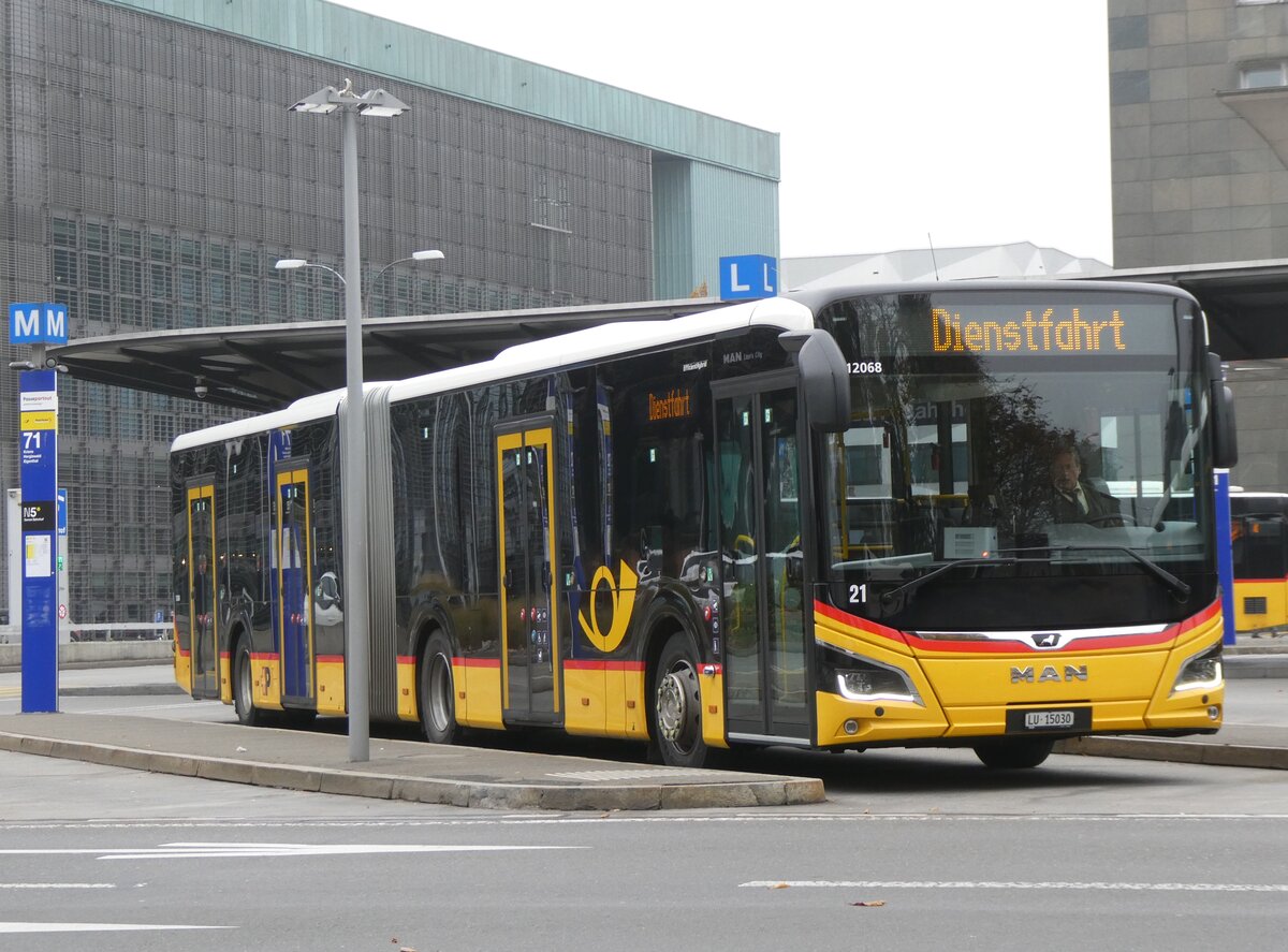 (269'022) - Bucheli, Kriens - Nr. 21/LU 15'030/PID 12'068 - MAN am 9. November 2024 beim Bahnhof Luzern