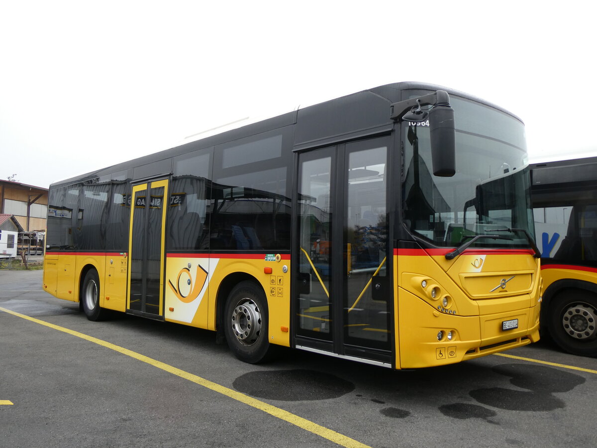 (269'115) - K�bli, Gstaad - BE 403'014/PID 10'964 - Volvo am 10. November 2024 in Kerzers, Interbus