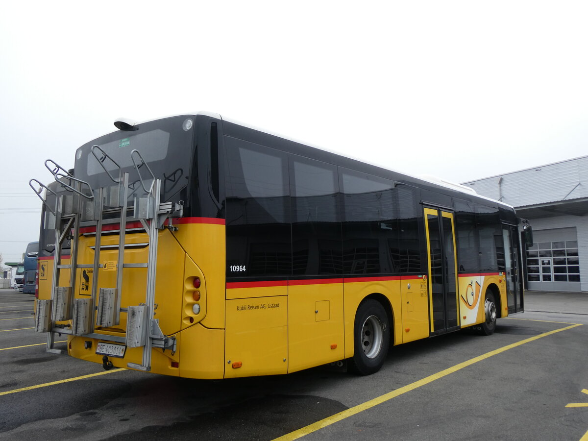 (269'117) - K�bli, Gstaad - BE 403'014/PID 10'964 - Volvo am 10. November 2024 in Kerzers, Interbus