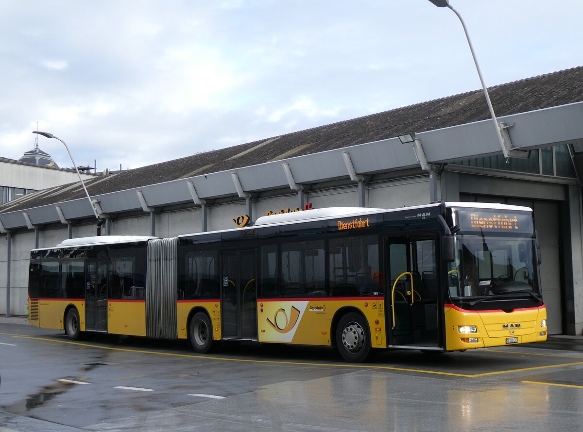 (269'599) - PostAuto Ostschweiz - TG 158'213/PID 4818 - MAN (ex PostAuto Graub�nden; ex PostAuto Ostschweiz SZ 68'458 + SZ 44'040; ex Kistler, Reichenburg) am 3. Dezember 2024 in Bern, Postautostation