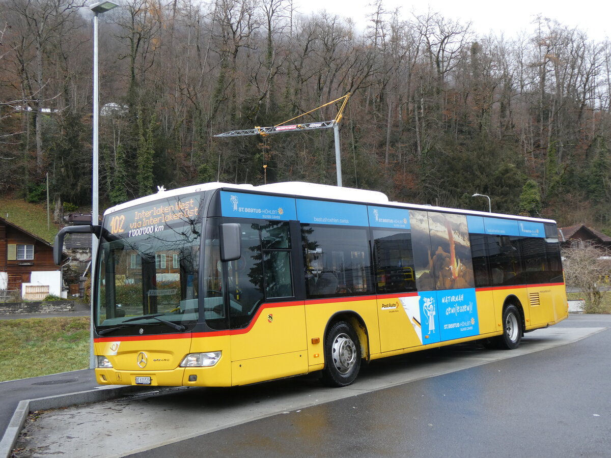 (269'695) - PostAuto Bern - BE 610'539/PID 5270 - Mercedes (ex BE 700'281; ex Schmocker, Stechelberg Nr. 2) am 9. Dezember 2024 in Ringgenberg, S�ge