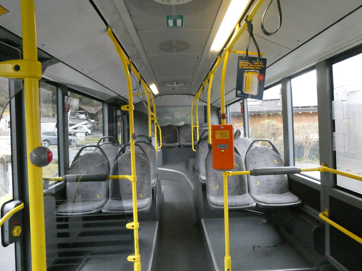 (269'701) - PostAuto Bern - BE 610'539/PID 5270 - Mercedes (ex BE 700'281; ex Schmocker, Stechelberg Nr. 2) am 9. Dezember 2024 in Ringgenberg, S�ge (Innenaufnahme)