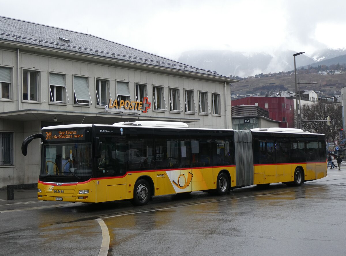 (269'995) - Buchard, Leytron - VS 107'667/PID 10'224 - MAN am 19. Dezember 2024 beim Bahnhof Sion
