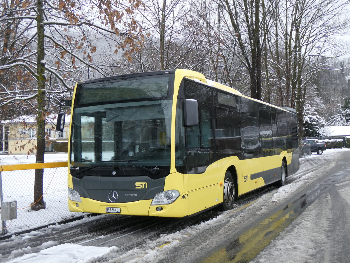 (270'134) - STI Thun - Nr. 407/BE 838'407 - Mercedes am 23. Dezember 2024 bei der Schiffl�ndte Thun