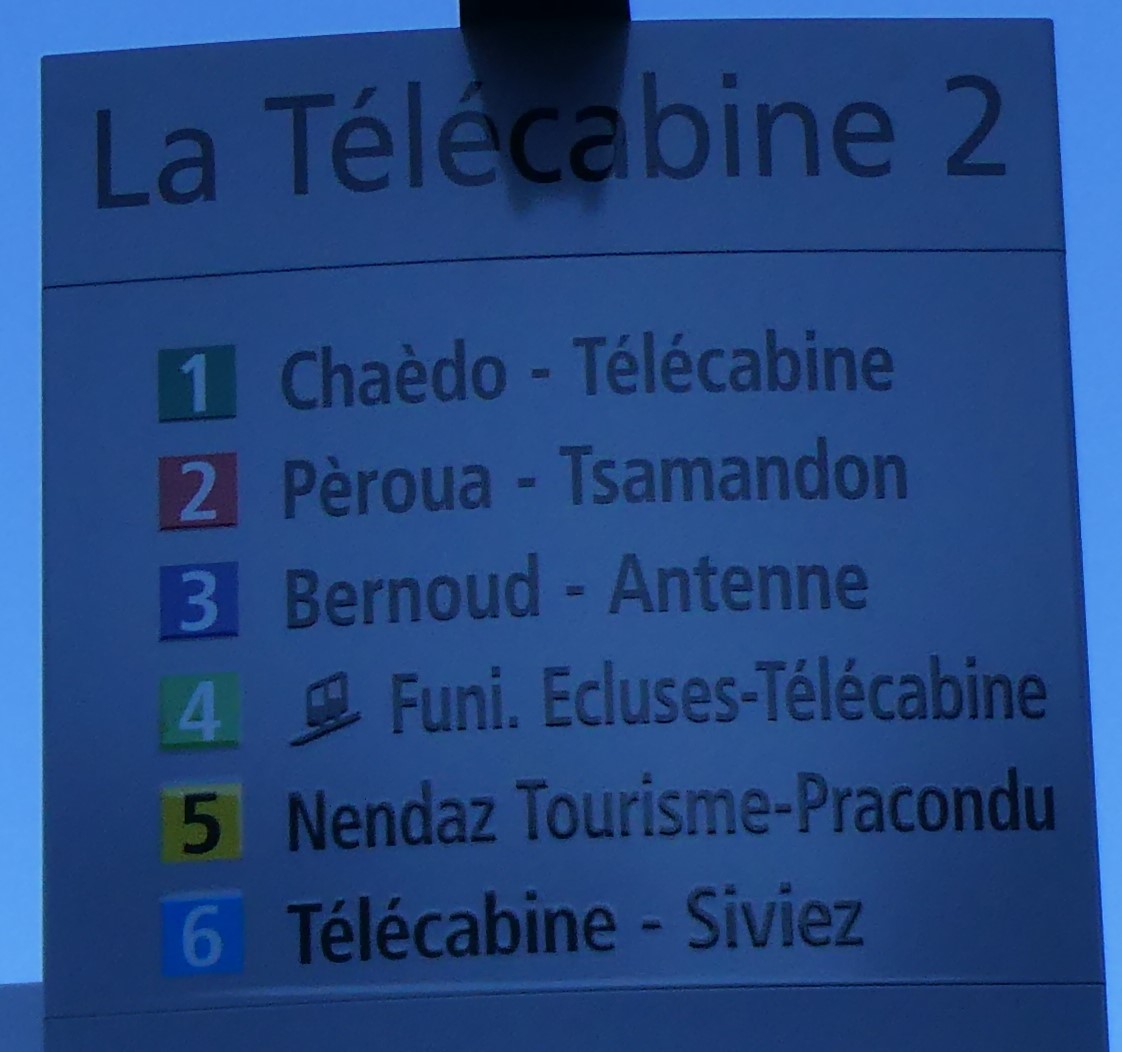 (270'501) - Bus Haute-Nendaz Shuttle-Haltestellenschild - Haute-Nendaz La T�l�cabine 2 - am 1. Januar 2025