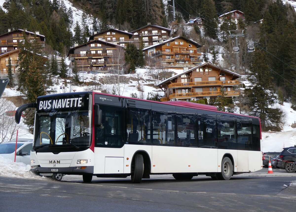 (270'553) - Buchard, Leytron - VS 1071 - MAN (ex PostAuto Wallis Nr. 69/PID 4779; ex Lathion, Sion Nr. 69) am 2. Januar 2025 in Anz�re, T�l�cabine