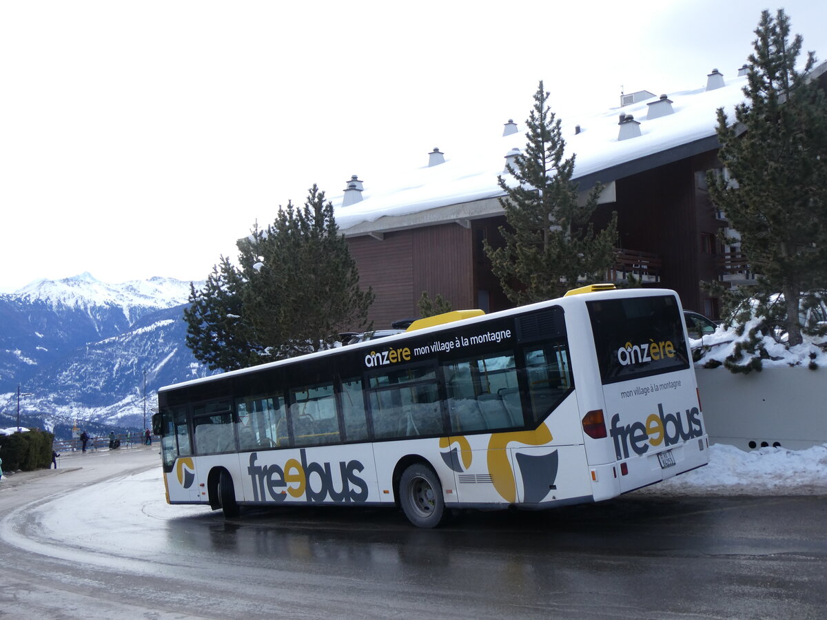 (270'560) - Buchard, Leytron - Nr. 92/VS 84'253 - Mercedes (ex BLT Oberwil Nr. 44) am 2. Januar 2025 in Anz�re, T�l�cabine