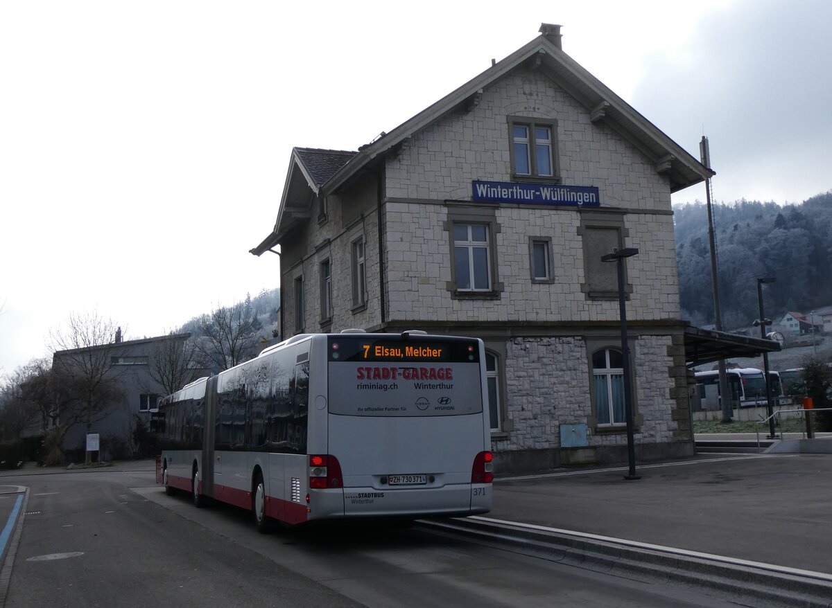 (270'614) - SW Winterthur - Nr. 371/ZH 730'371 - MAN am 4. Januar 2025 beim Bahnhof Winterthur W�lflingen