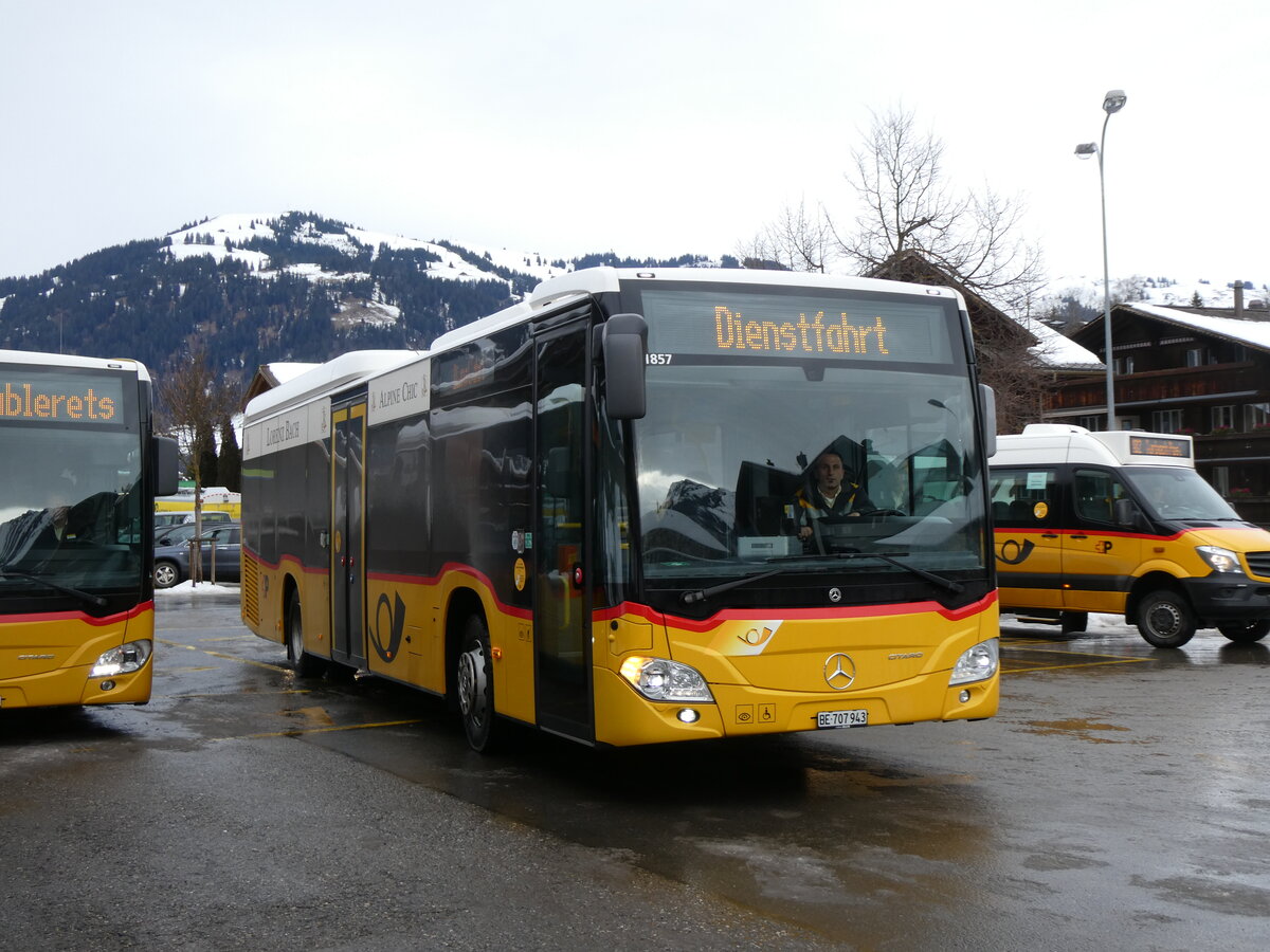 (270'690) - PostAuto Bern - BE 707'943/PID 11'857 - Mercedes (ex K�bli, Gstaad; ex PostAuto Bern BE 538'988; ex PostAuto Bern BE 653'386) am 6. Januar 2025 beim Bahnhof Gstaad