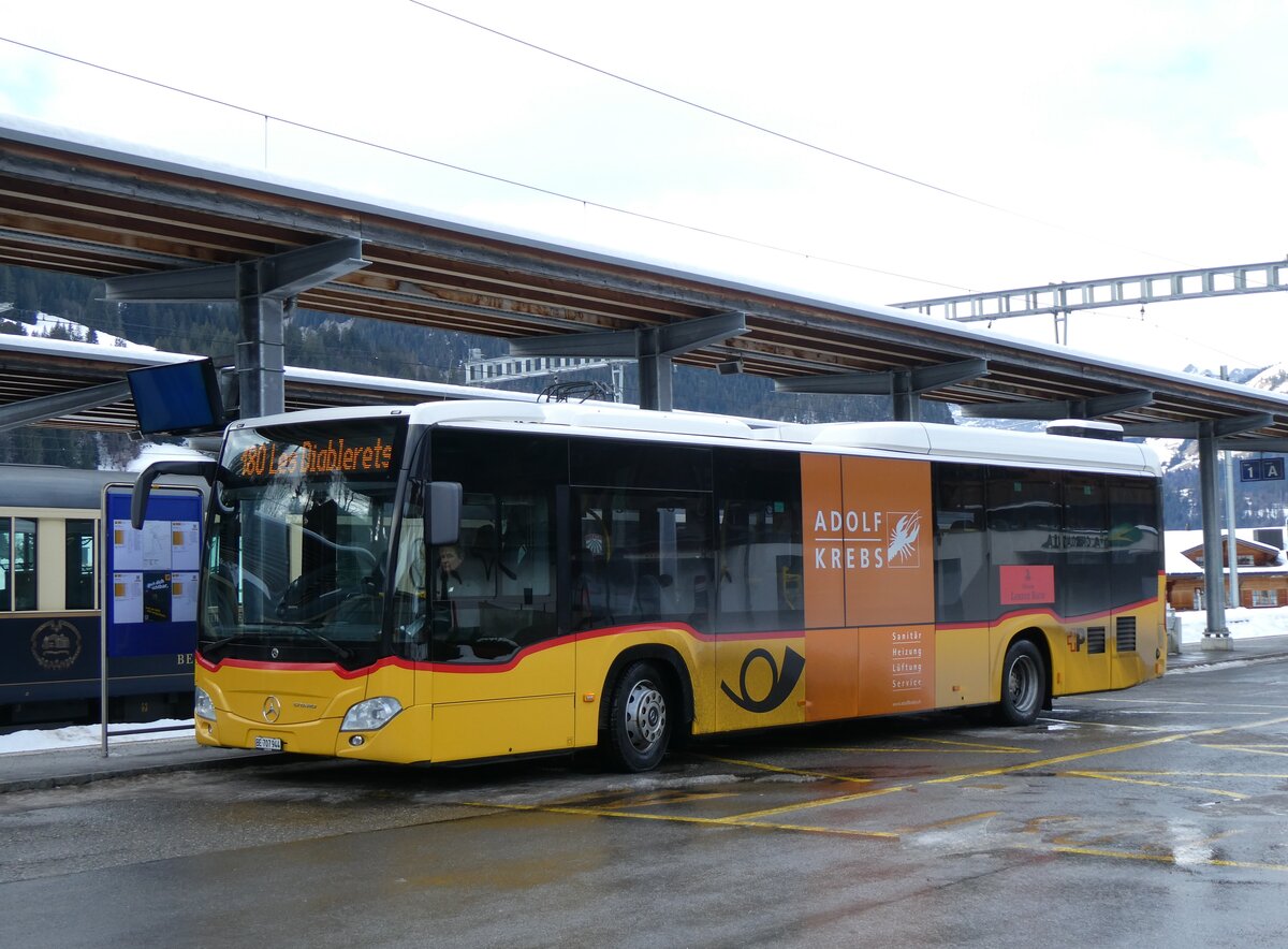 (270'713) - PostAuto Bern - BE 707'944/PID 12'071 - Mercedes (ex K�bli, Gstaad) am 6. Januar 2025 beim Bahnhof Gstaad