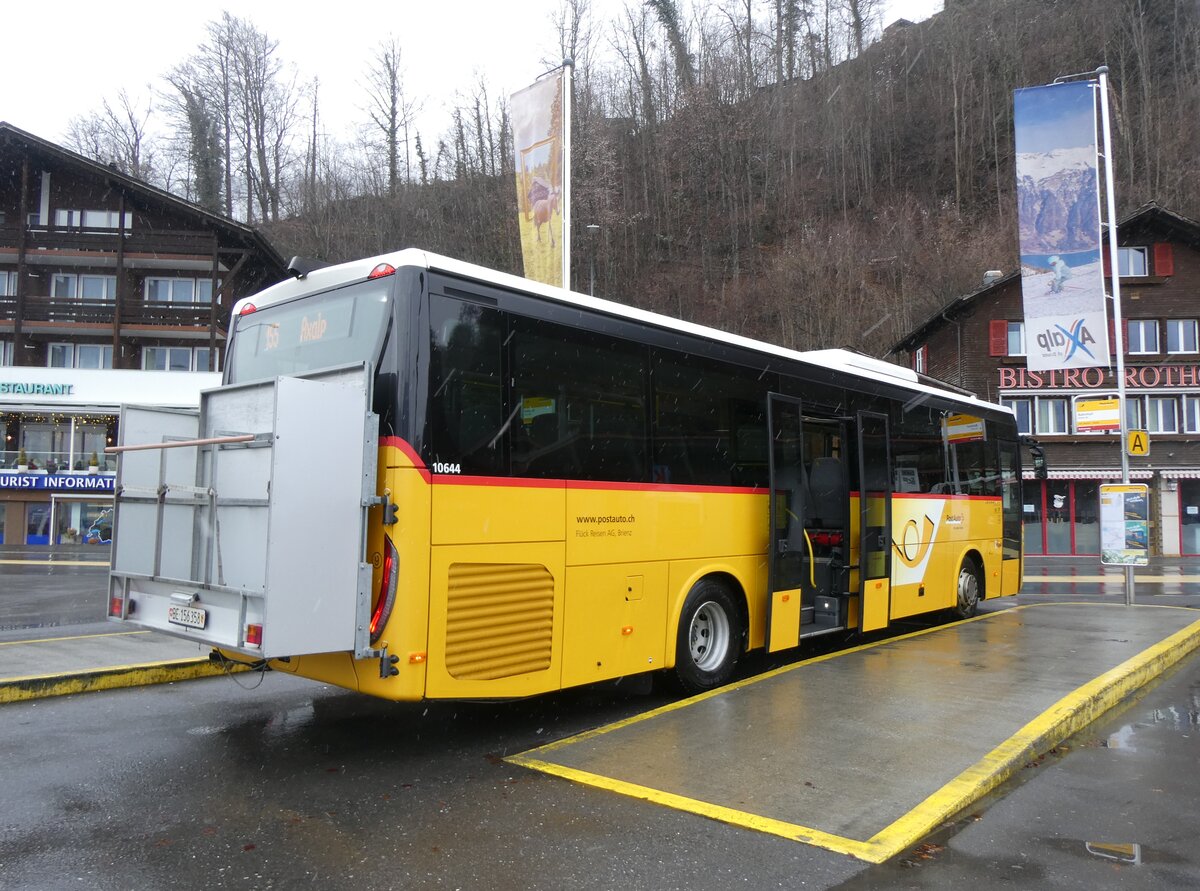 (270'802) - Fl�ck, Brienz - Nr. 9/BE 156'358/PID 10'644 - Iveco am 10. Januar 2025 beim Bahnhof Brienz