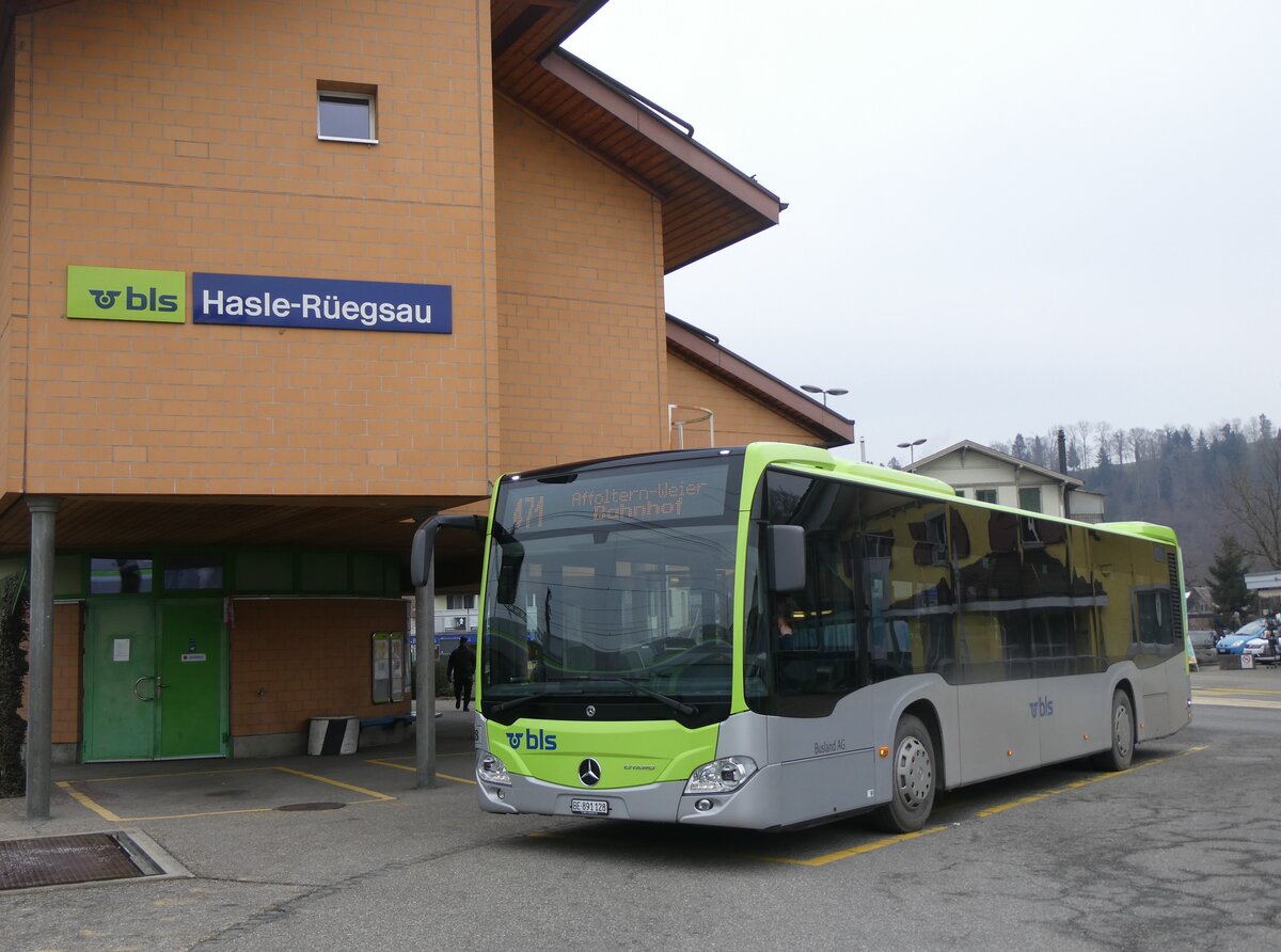 (271'204) - Busland, Burgdorf - Nr. 128/BE 891'128 - Mercedes am 17. Januar 2025 beim Bahnhof Hasle-R�egsau