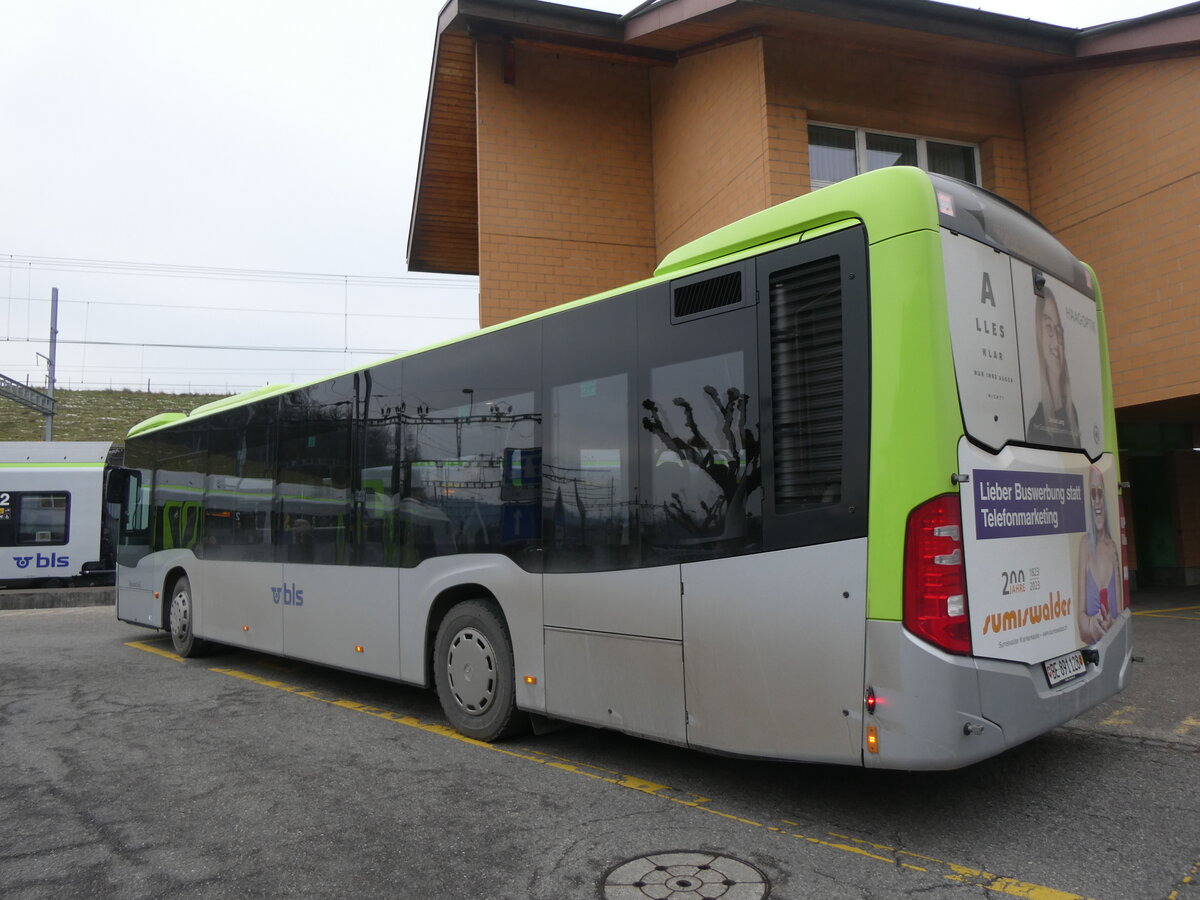 (271'205) - Busland, Burgdorf - Nr. 128/BE 891'128 - Mercedes am 17. Januar 2025 beim Bahnhof Hasle-R�egsau
