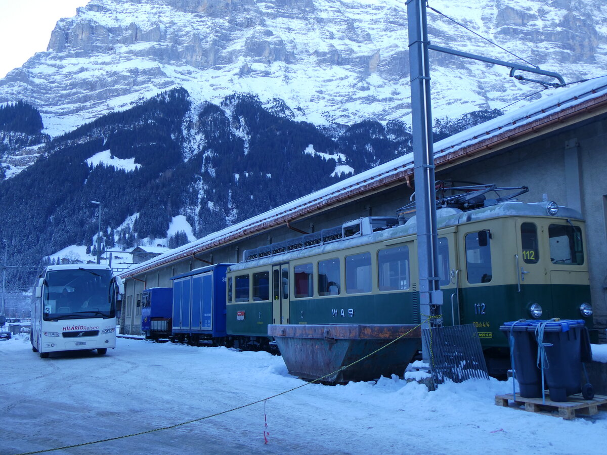 (271'256) - Hil�rio, Sch�tz - LU 180'801 - Volvo am 18. Januar 2025 beim Bahnhof Grindelwald Grund