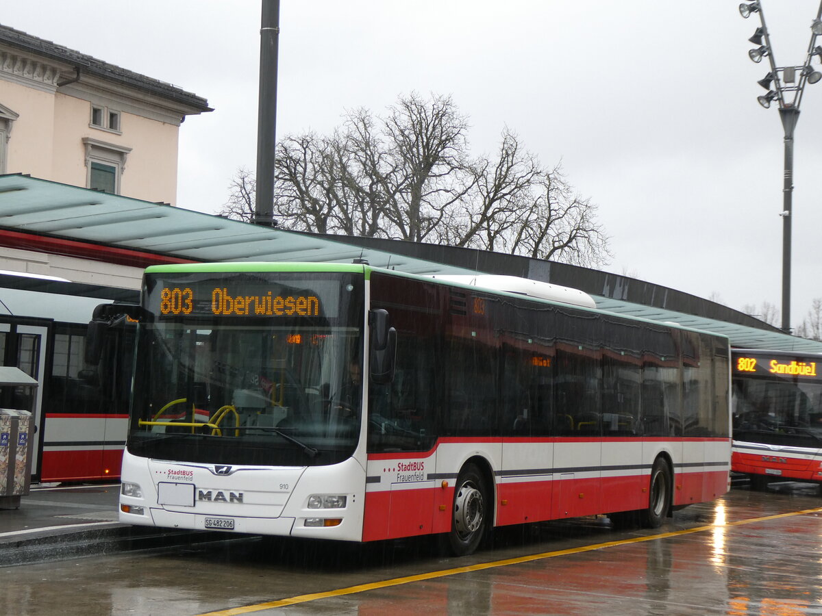 (271'886) - StadtBUS, Frauenfeld - Nr. 910/SG 482'206 - MAN (ex RTB Altst�tten Nr. 910; ex PostBus/A BD 15'357) am 13. Februar 2025 beim Bahnhof Frauenfeld
