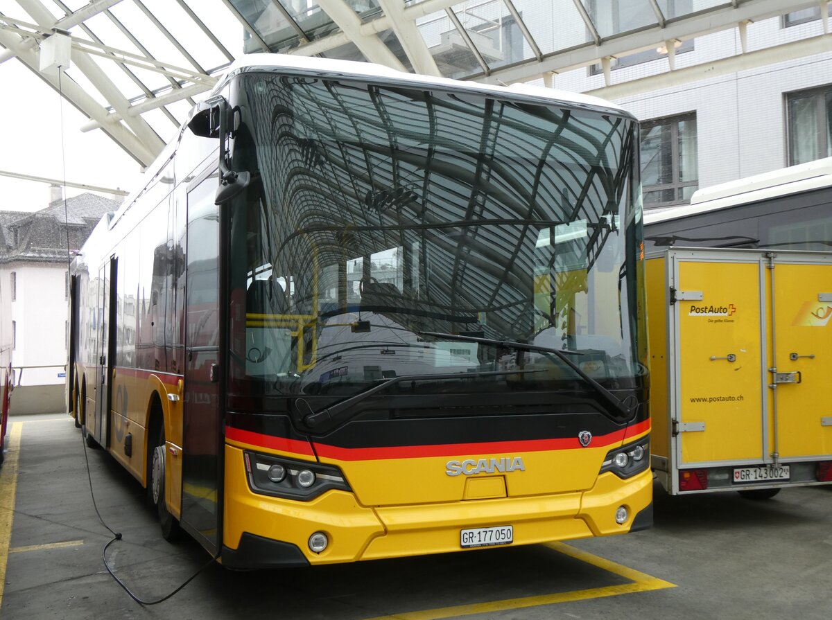 (271'940) - PostAuto Graub�nden - GR 177'050/PID 12'108 - Scania am 14. Februar 2025 in Chur, Postautostation