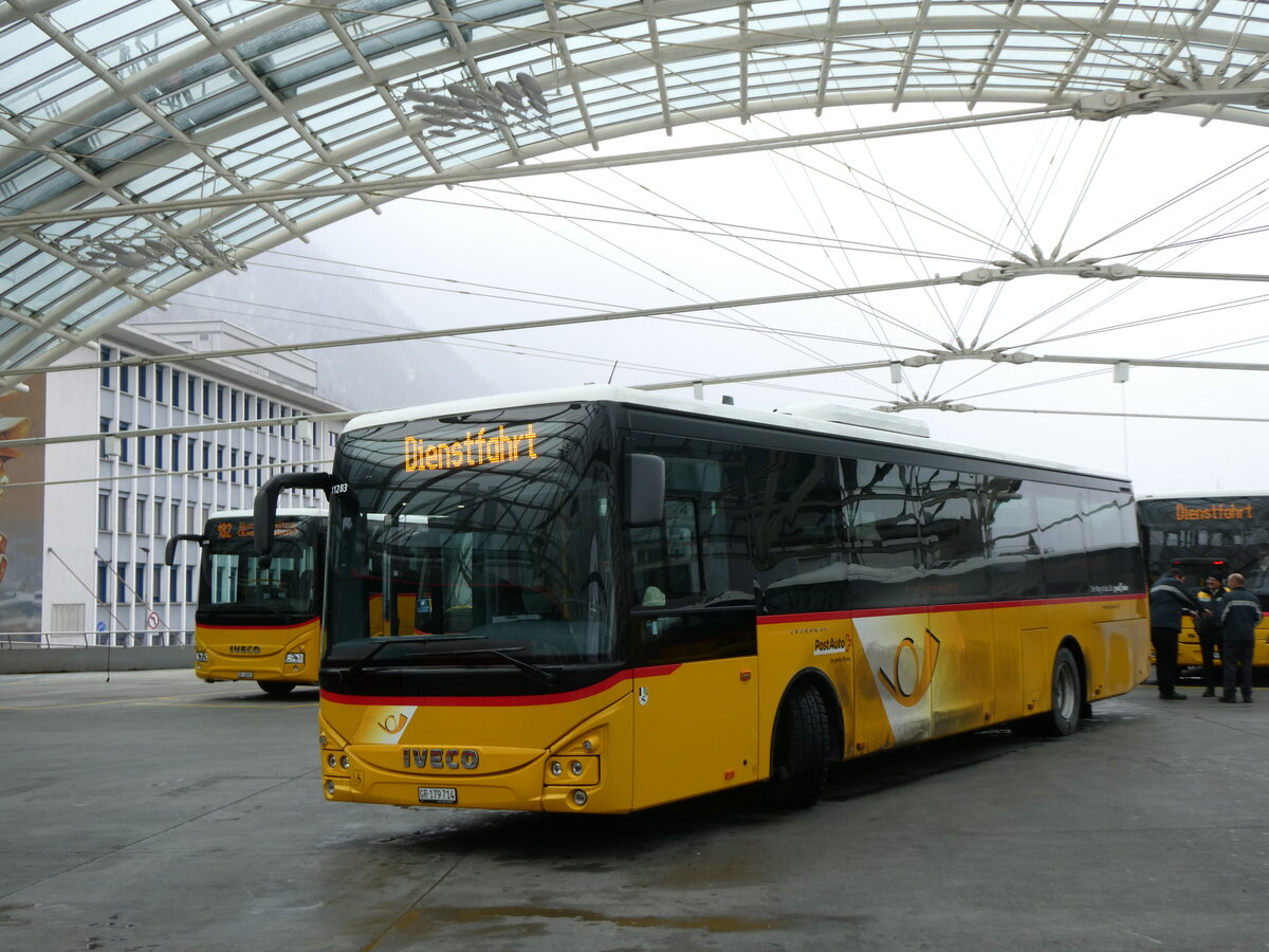 (271'972) - PostAuto Graub�nden - GR 179'714/PID 11'283 - Iveco am 14. Februar 2025 in Chur, Postautostation