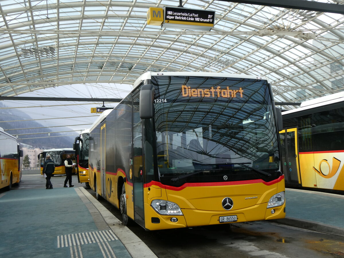 (271'995) - PostAuto Graub�nden - GR 86'550/PID 12'214 - Mercedes am 14. Februar 2025 in Chur, Postautostation
