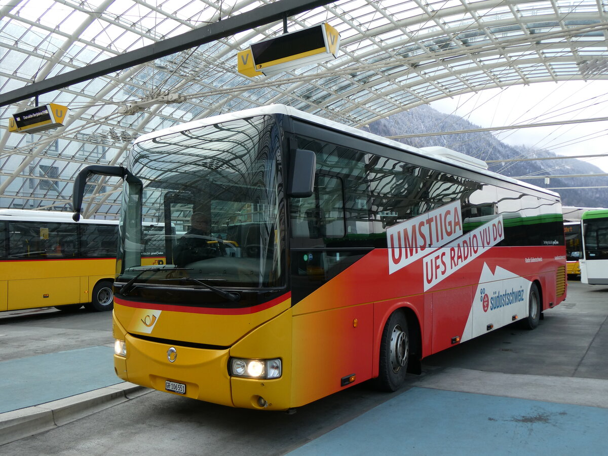 (272'009) - PostAuto Graub�nden - GR 106'551/PID 5107 - Irisbus am 14. Februar 2025 in Chur, Postautostation