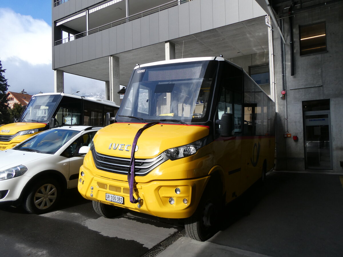 (272'030) - PostAuto Graub�nden - GR 100'381/PID 12'095 - Iveco/K-Bus am 14. Februar 2025 in Chur, Garage