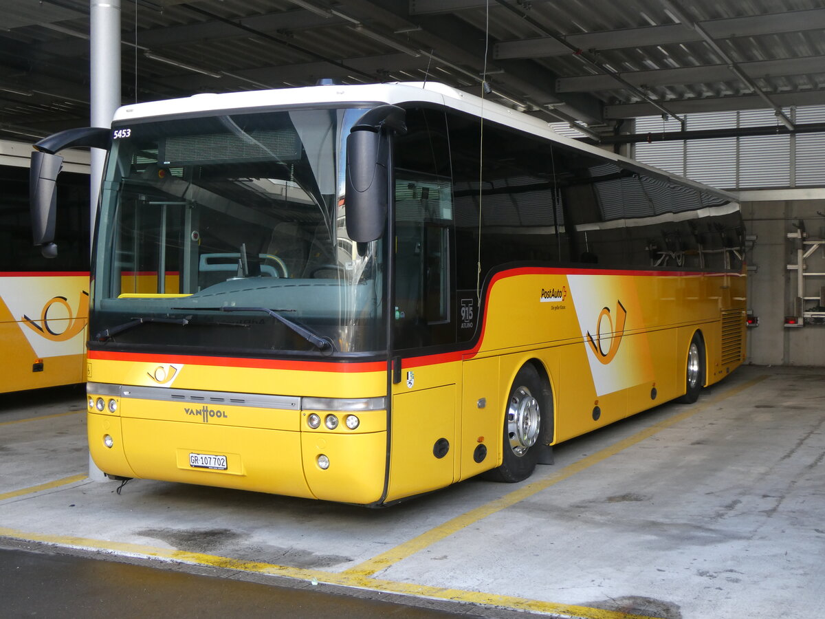 (272'031) - PostAuto Graub�nden - GR 107'702/PID 5453 - Van Hool am 14. Februar 2025 in Chur, Garage