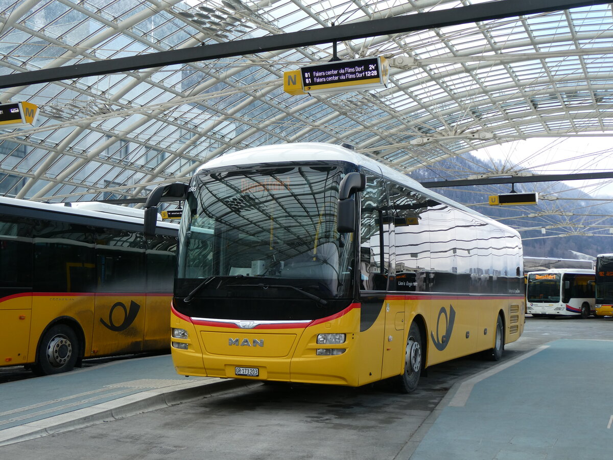 (272'043) - PostAuto Graub�nden - GR 173'203/PID 10'505 - MAN am 14. Februar 2025 in Chur, Postautostation