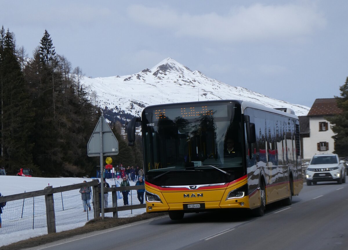(272'382) - PostAuto Graub�nden - GR 184'616/PID 11'932 - MAN am 22. Februar 2025 in Lantsch/Lenz, Biathlon-WM