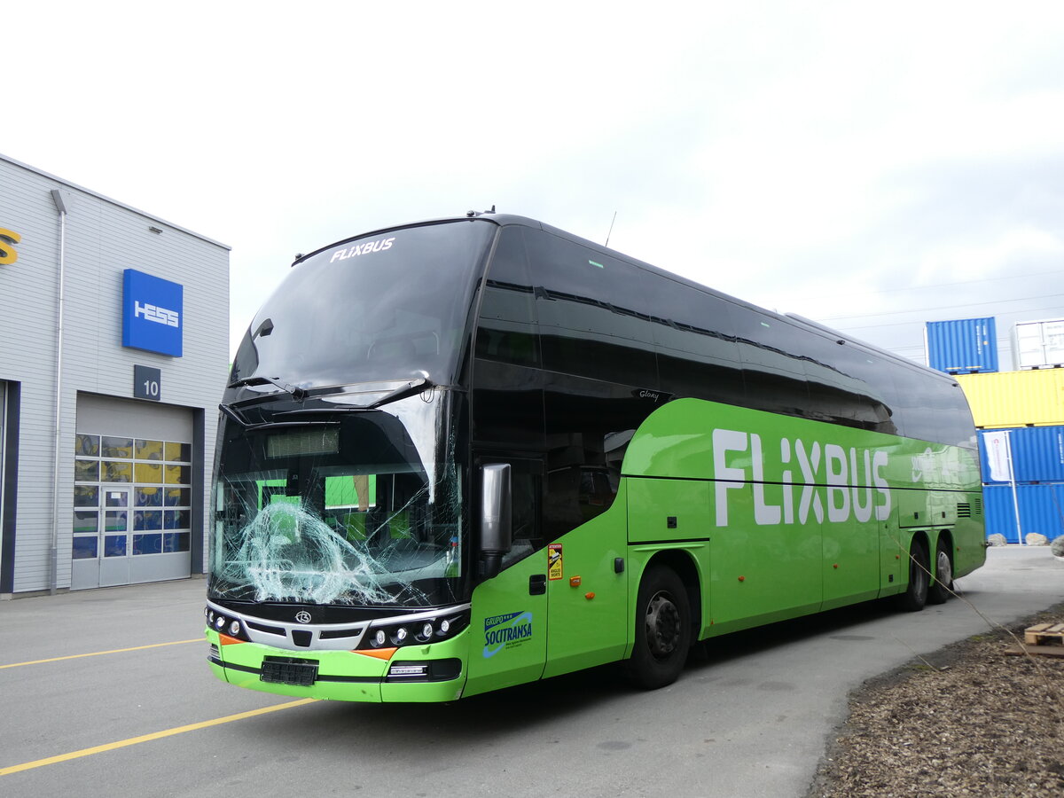 (272'539) - Aus Spanien: Socitransa, Pazos - 3651 MWY - Mercedes/Beulas am 1. M�rz 2025 in Kerzers, Interbus