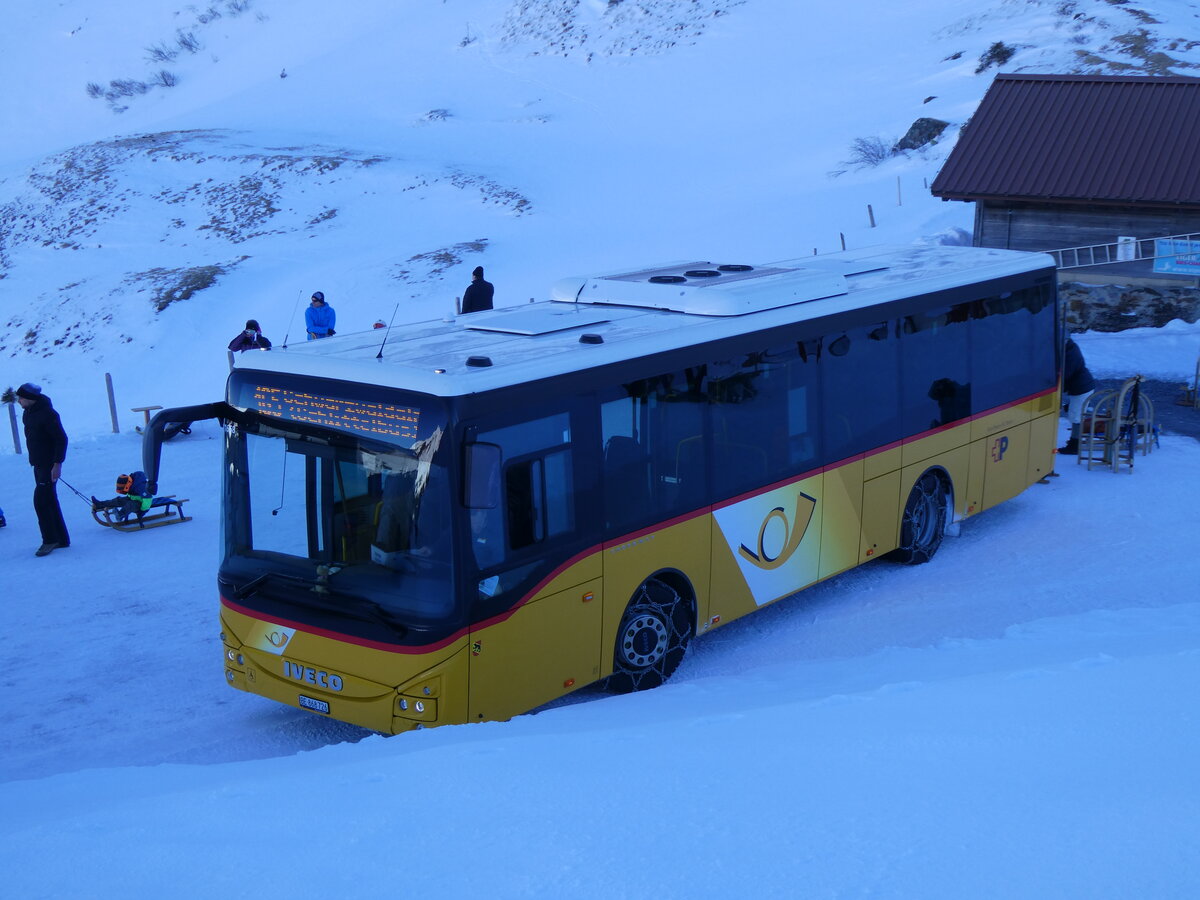 (272'578) - Fl�ck, Brienz - Nr. 26/BE 868'726/PID 11'668 - Iveco am 2. M�rz 2025 auf der Grossen Scheidegg