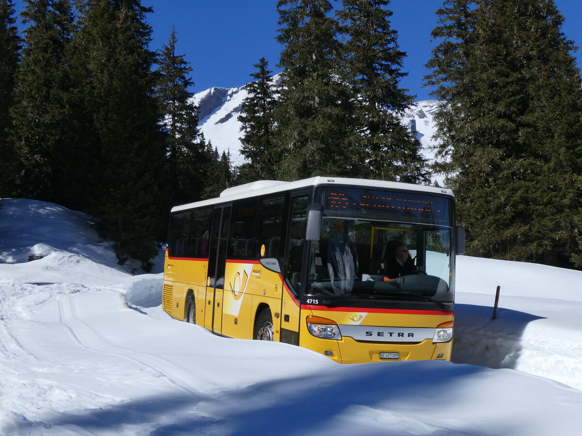(272'583) - PostAuto Bern - BE 401'465/PID 4715 - Setra (ex AVG Meiringen Nr. 65) am 2. M�rz 2025 bei der Grossen Scheidegg