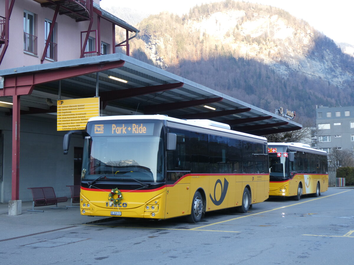 (272'611) - Fl�ck, Brienz - Nr. 27/BE 868'727/PID 11'669 - Iveco am 2. M�rz 2025 in Meiringen, Postautostation