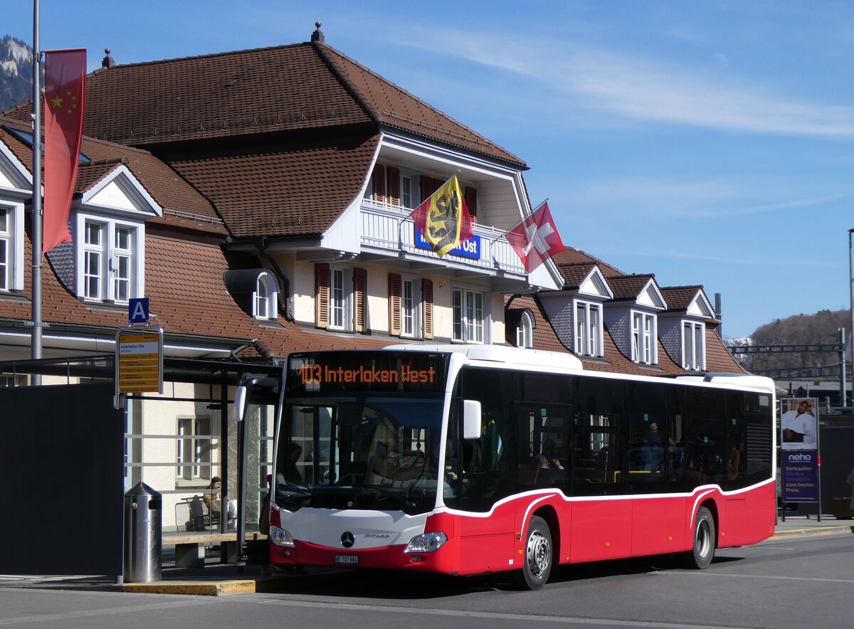 (272'681) - PostAuto Bern - BE 707'884/PID 12'414 - Mercedes (ex Wiener Linien, A-Wien Nr. 8154) am 7. M�rz 2025 beim Bahnhof Interlaken Ost