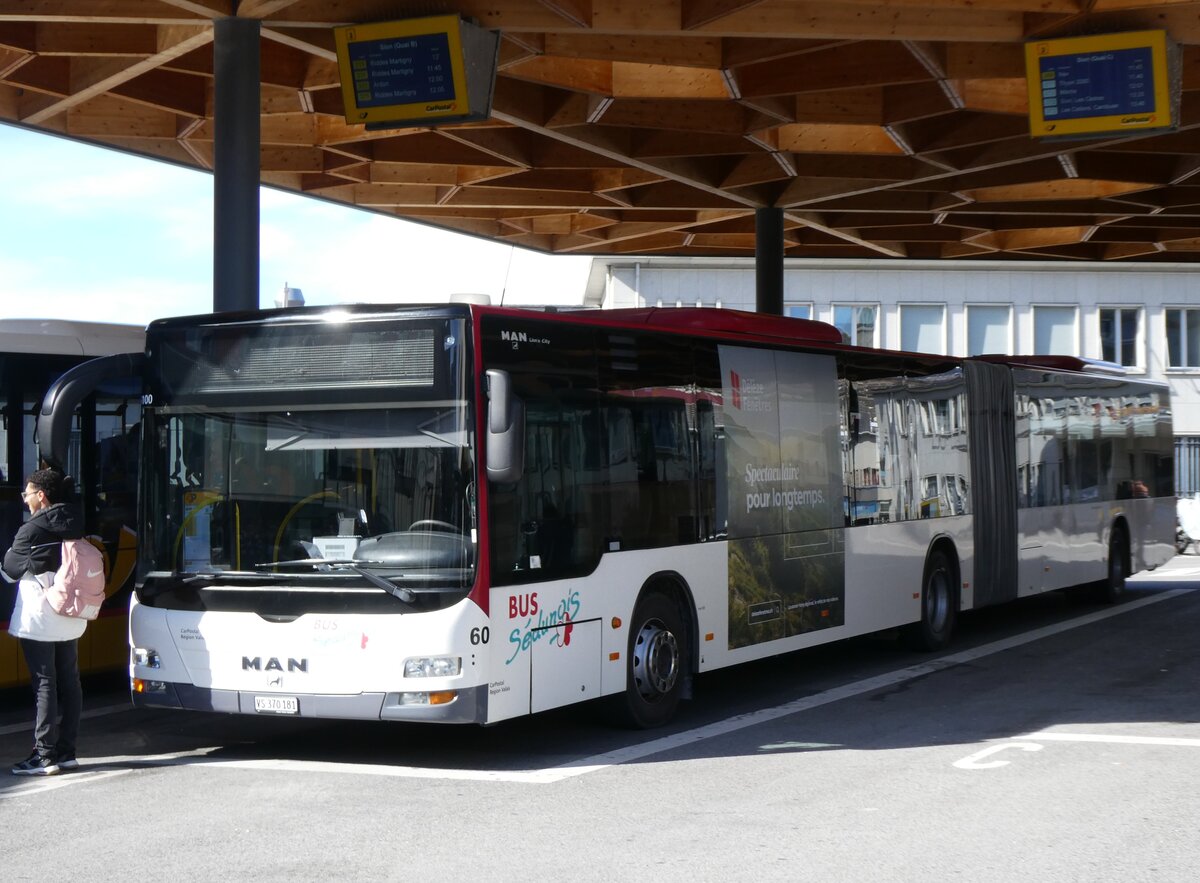 (272'755) - PostAuto Wallis - Nr. 60/VS 370'181/PID 5100 - MAN (ex Lathion, Sion Nr. 60) am 11. M�rz 2025 beim Bahnhof Sion