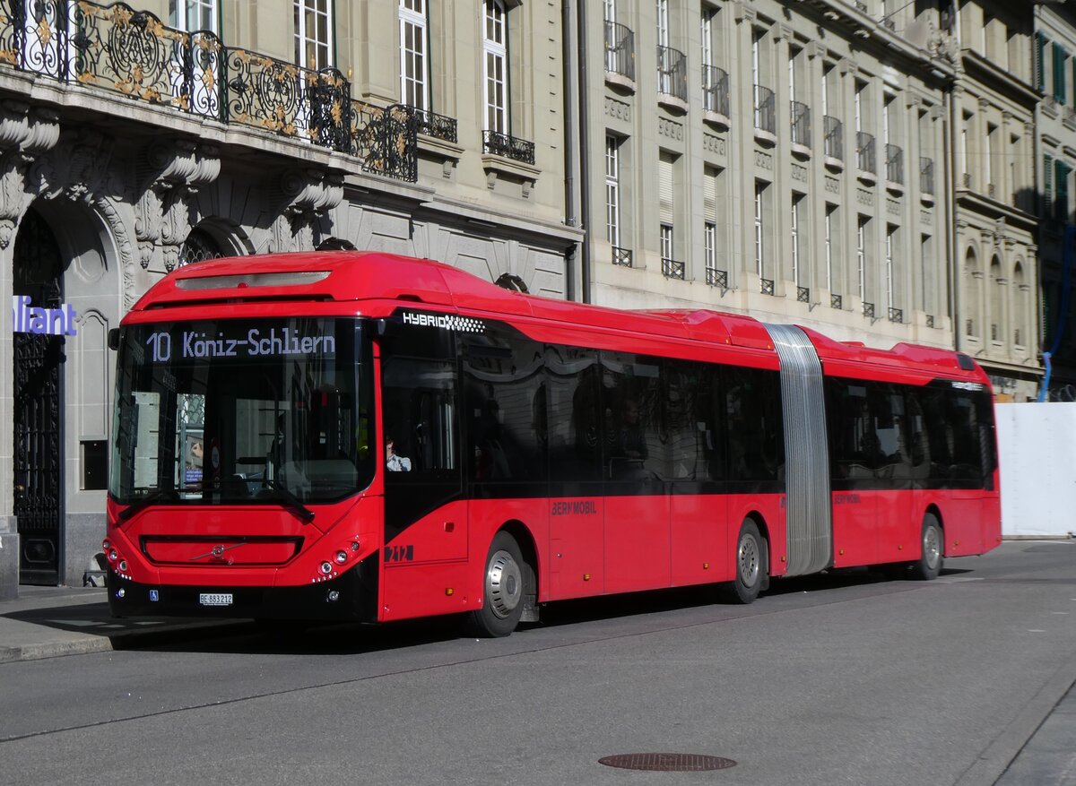 (272'856) - Bernmobil, Bern - Nr. 212/BE 883'212 - Volvo am 13. M�rz 2025 in Bern, Bundesplatz