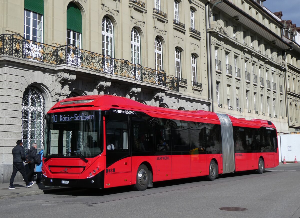 (272'858) - Bernmobil, Bern - Nr. 228/BE 881'228 - Volvo am 13. M�rz 2025 in Bern, Bundesplatz
