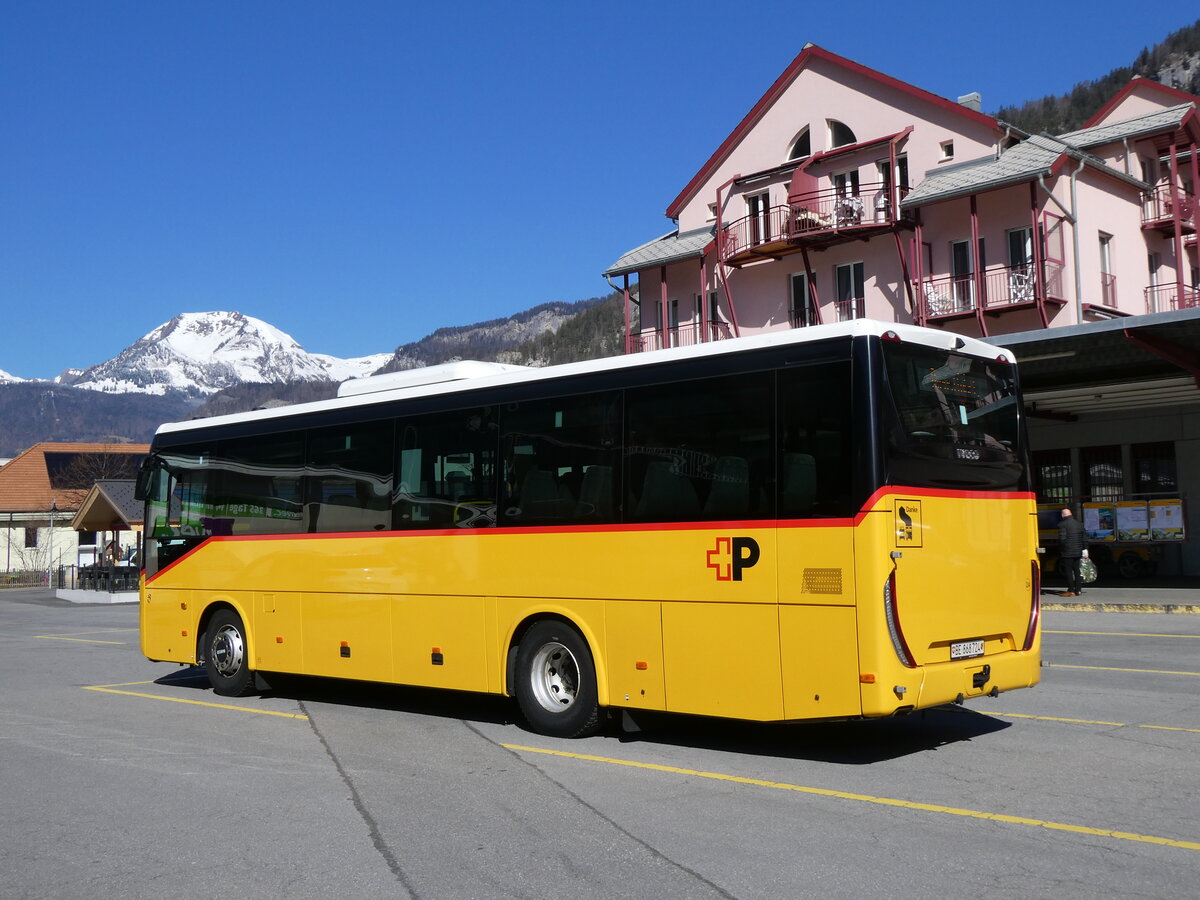 (273'063) - Fl�ck, Brienz - Nr. 24/BE 868'724/PID 11'593 - Iveco am 18. M�rz 2025 in Meiringen, Postautostation