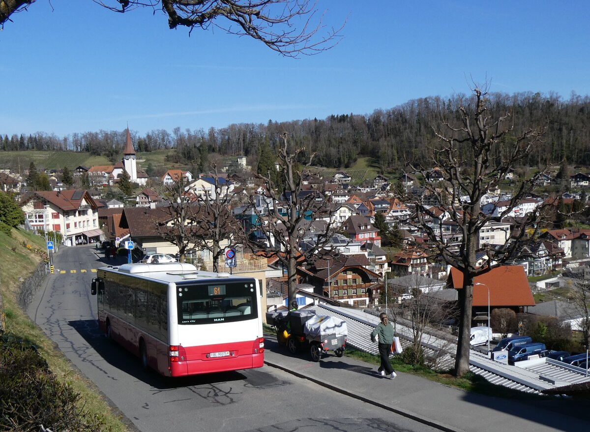 (273'080) - PostAuto Bern - BE 90'275/PID 12'337 - MAN (ex Dr. Richard, A-Wien Nr. 1413) am 20. M�rz 2025 in Spiez, Seestrasse