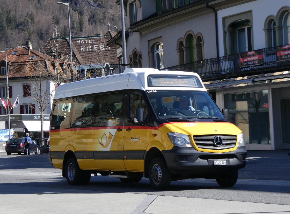 (273'087) - PostAuto Bern - BE 472'866/PID 10'284 - Mercedes am 20. M�rz 2025 beim Bahnhof Interlaken West